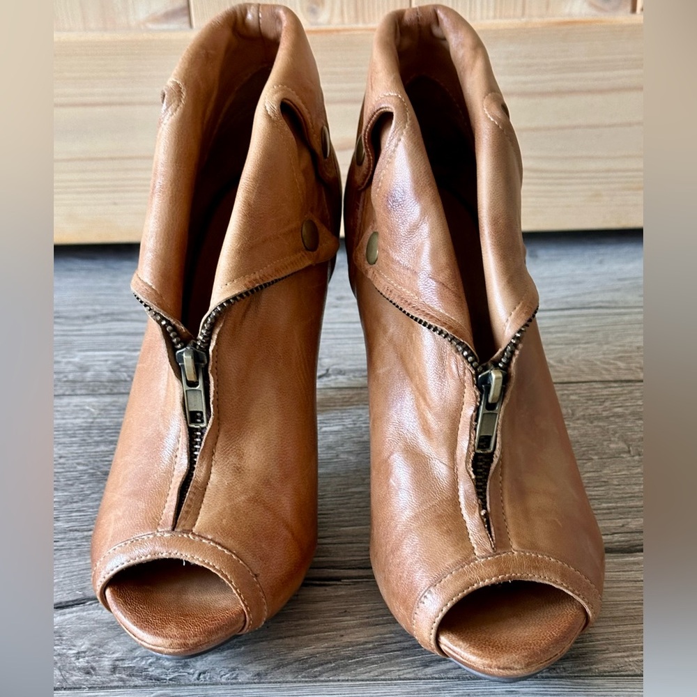 Miz Mooz Kenzy Camel Leather Peep-Toe Ankle Boots Size 7